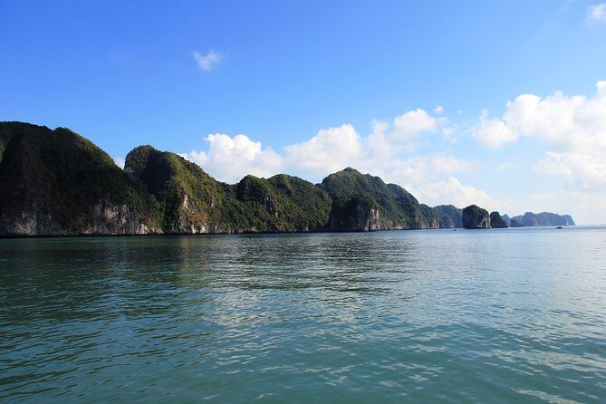 Full day boat trip with Cat Ba Captain Jack to Lan Ha Bay and Ha Long Bay - Morning cruise: from Cai Beo fishing village to hundreds of islands