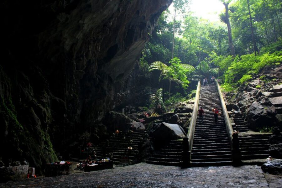 Full-Day Perfume Pagoda Private or Small-Group Tour - Inside the cave area and the shrine flow you’ll follow
