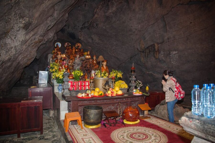 Full-Day Perfume Pagoda Private or Small-Group Tour - Lunch at the bottom: refuel before the pagoda teaching stops