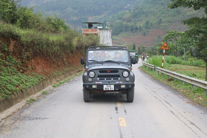 Full Day Sapa Jeep Open Air Jeep Off The Beaten Track - The guide factor: English + pride + real interactions