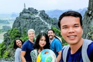 Full-Day Tour Hoa Lu, Tam Coc Boat Trip and Mua Cave - Pickup, limousine comfort, and the day’s real pace