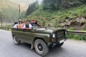 Ha Giang Army open Air Jeep 3 Days 2 Night Tour - Day 1: Ha Giang morning pickup to Dong Van via Heaven Gate and Dinh Vua Meo