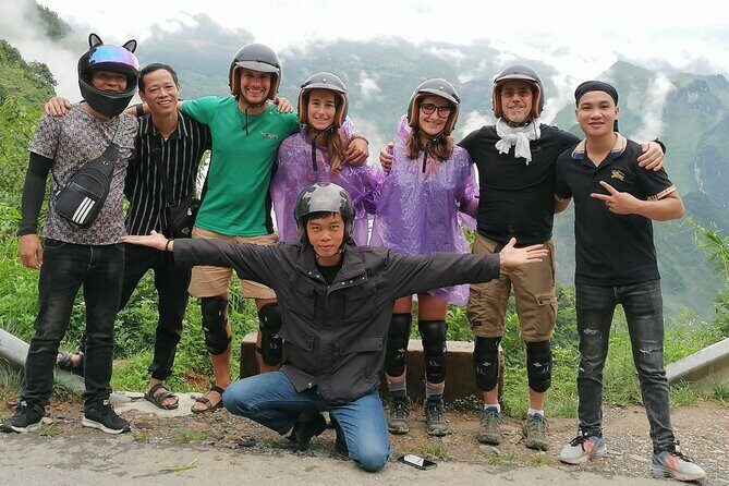 Ha Giang Tour 4 Day-3-Night, English Speaking Guide, Small Group - Day 4: 181 Road Back to Ha Giang and Lùng Tám Weaving