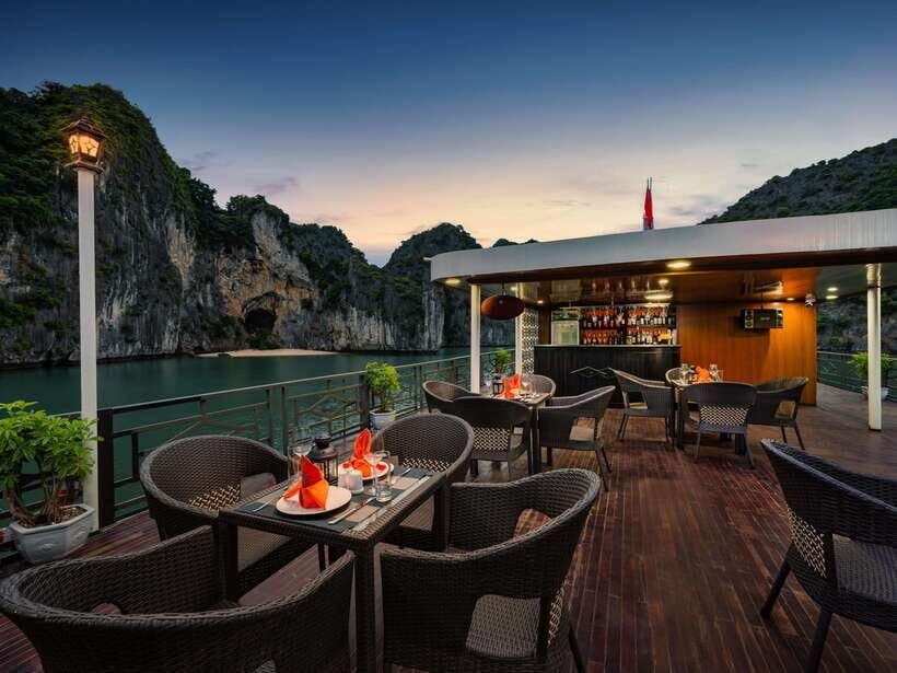 Ha Long Bay: 2-Day Tour with La Pandora Boutique Cruise - Day 2 Before Breakfast: Sunrise on Deck and the Dark & Bright Cave Morning