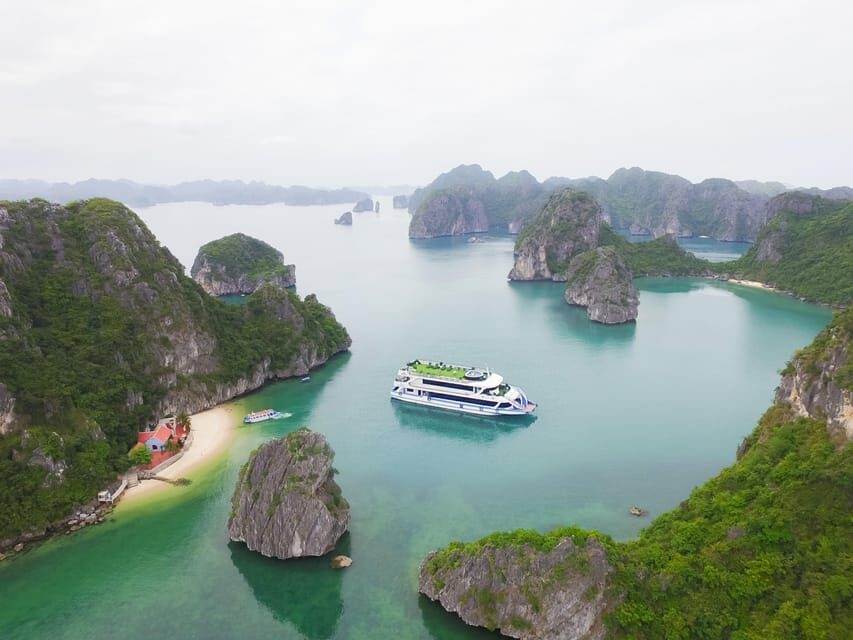 Ha Long Bay 8 hours daily tour on LA CASTA DAILY CRUISE - The afternoon on board: coffee, tea, sunset party, and food tasting