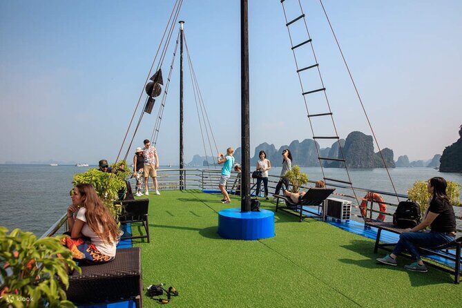 Ha Long Bay Cruise Day Tour-Cave, Kayaking,Ti top island & Lunch - Luon Cave and Your 45-Minute Kayak (or Bamboo Boat)