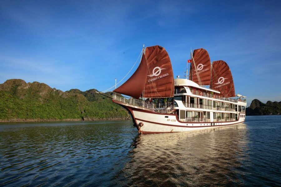 Ha Long & Lan Ha Bays: 2-Day Cruise with Meals & Kayaking - Brunch and the return to Tuan Chau: pacing so you don’t feel rushed