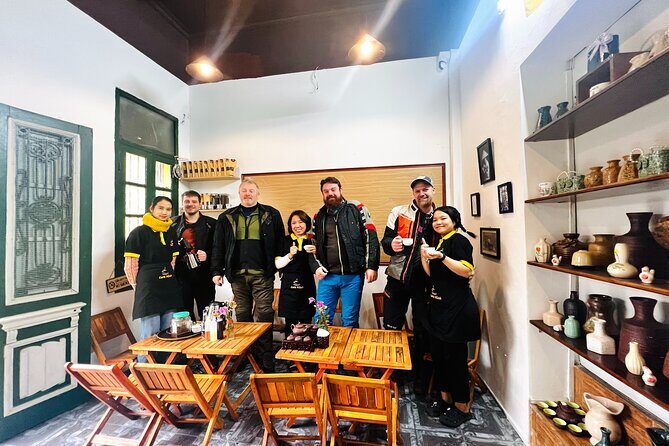Ha Noi Egg Coffee Class - Learning From an English-Speaking Teacher