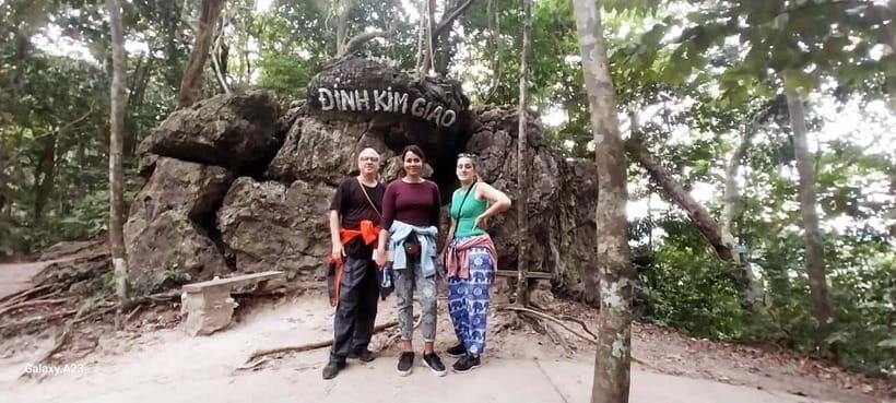 Half Day Hiking to Cat Ba National Park with a Guide - Chua Linh Quang pagoda and the incense blessing at Bodhisattva