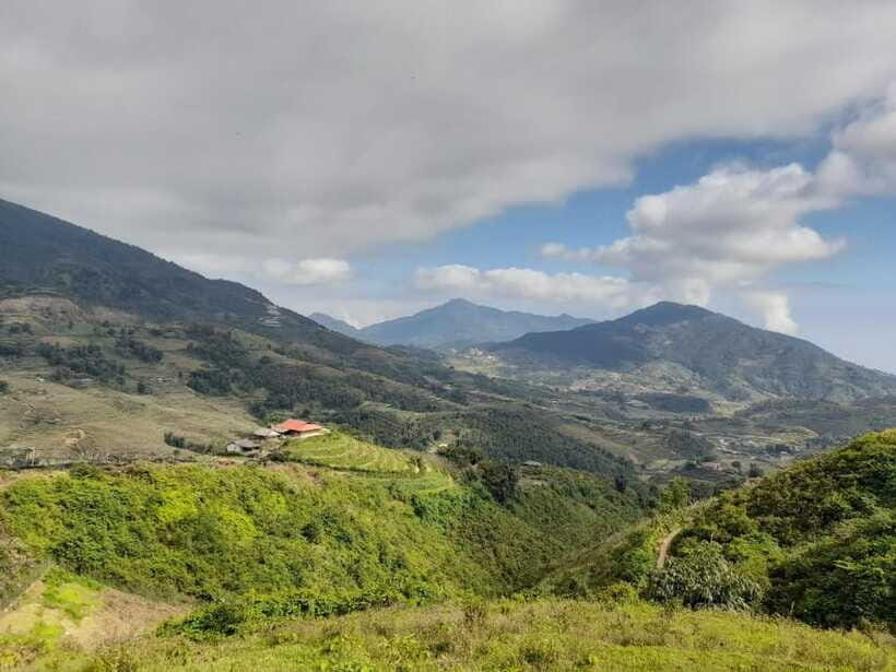 Half Day Sapa Trekking to Visit Lao Chai - Ta Van - Walking through terraces and the Muong Hoa Stream