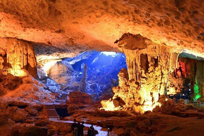 Halong 6 hours Boat tour with Cave, Kayak, lunch, transfer high-way from Hanoi - Famous Halong rock: the quick welcome to the scenery