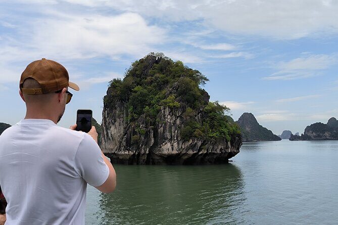 Halong & Bai Tu Long Luxury Day Tour - Fishing village & Kayak - What the luxury part actually means on the water