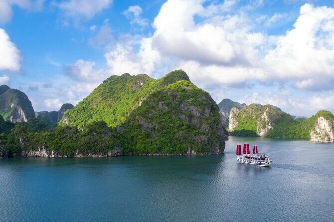 Halong & Bai Tu Long Luxury Day Tour - Fishing village & Kayak - Sung Sot Cave and Ti Top Island: built-in variety for photos and views