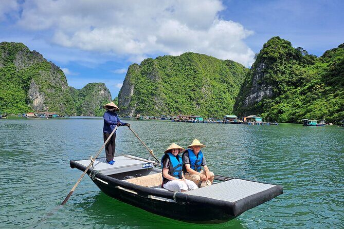 Halong & Bai Tu Long Luxury Day Tour - Fishing village & Kayak - Vung Vieng floating fishing village: kayak time that actually changes the view