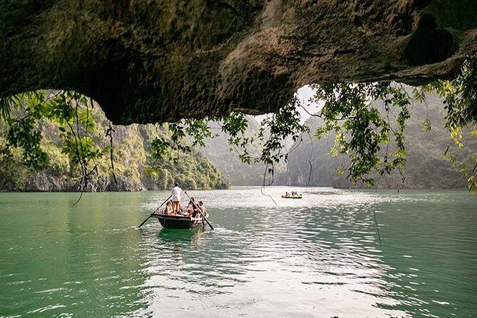 Halong Bay 2D1N BEST CRUISES All-Inclusive: Transfer, Meals, Kayak, Cave, Island - Day 2: Cua Van Floating Village Kayaking and the Cave Pairing