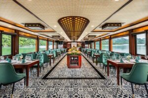 Halong bay 5star Cruise Day Trip: Buffet lunch & Limousine bus - Cruising the karst: great views with real crowd expectations