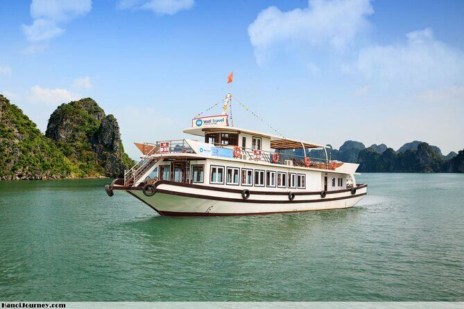 Halong Bay Cruise Luxury Full Day Tours - Halong Bay Sights: How the Day Typically Flows
