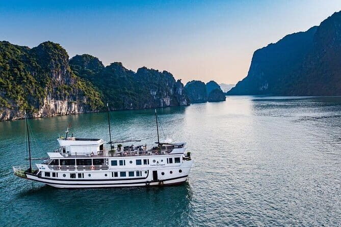 Halong Bay Full Day with All-Inclusive - A 10–12 hour Halong day that still gives real time on the water