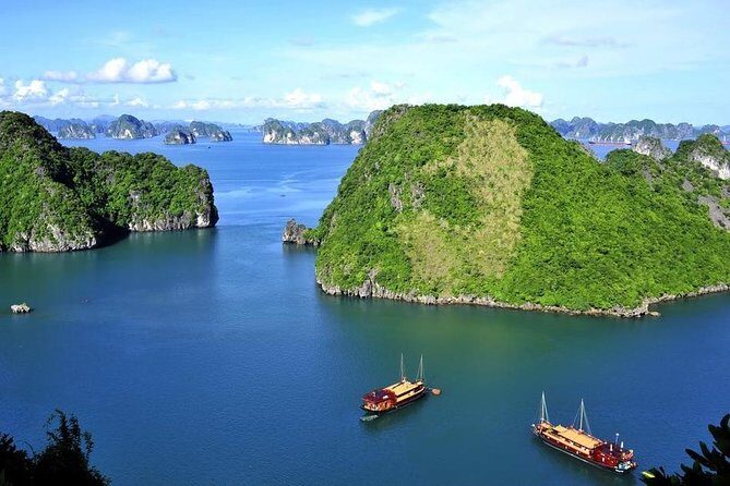 Halong Bay Full Day with Kayaking, Hiking viewpoint, Cave - Deluxe To Luxury - Price and What You Actually Get for $38