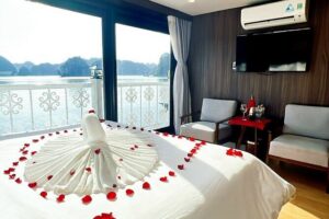 HaLong, LanHa bay 2days and 1 nite Kayak on Vega Legend Cruise. - Day 1 on the Vega Legend: sail from Tuan Chau and anchor in Lan Ha Bay