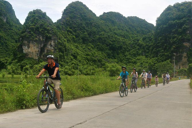 Hang Mua - Hoa Lu - Tam Coc Small Group Tour 8 People a Group - The sweet spot: eight people makes this day feel personal