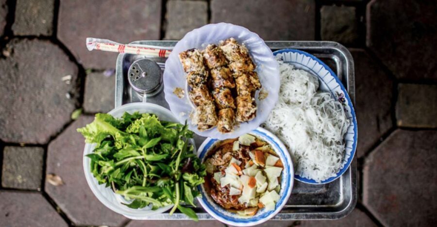 Hanoi: 7 Tastings Street Food Tour with Train Street - Train Street: The Hanoi Alley You’ll Remember