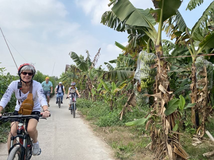 Hanoi: Bike Tour Through Hidden Gems and Banana Island - Banana Island on West Lake: peace after the traffic
