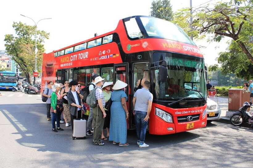 Hanoi: Centuries of Highlights in 1 Hour by Open-Top Bus - Old Quarter Buzz to Lake Views: What You’ll Catch From the Bus
