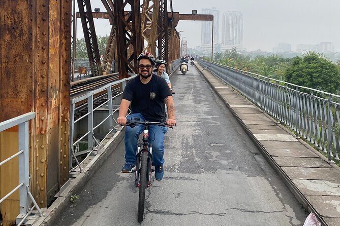 Hanoi City Bike Tour through Banana Island & Food Tasting - Ho Chi Minh Mausoleum Area and West Lake: Poetic Streets in a Noisy City
