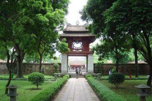 Hanoi City Tour Full Day ALL IN ONE - ALL INCLUDED - Stop 1: Tran Quoc Pagoda and the Bodha Tree story