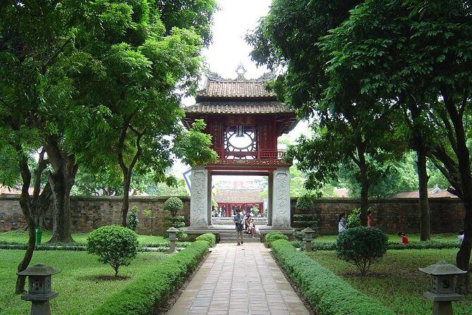Hanoi City Tour Full Day ALL IN ONE - ALL INCLUDED - Stop 1: Tran Quoc Pagoda and the Bodha Tree story