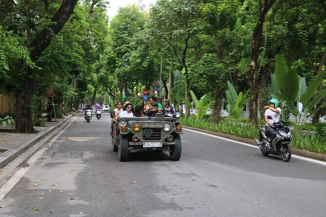 Hanoi City Tour Highlight, Train Street Combine visit Countryside - West Lake and Tay Ho: a breather with real local sights