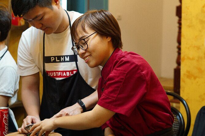 Hanoi Cooking Class: Market Tour, Free Liquor & Coffee Tasting - Group Size and the Feel of a Private Session