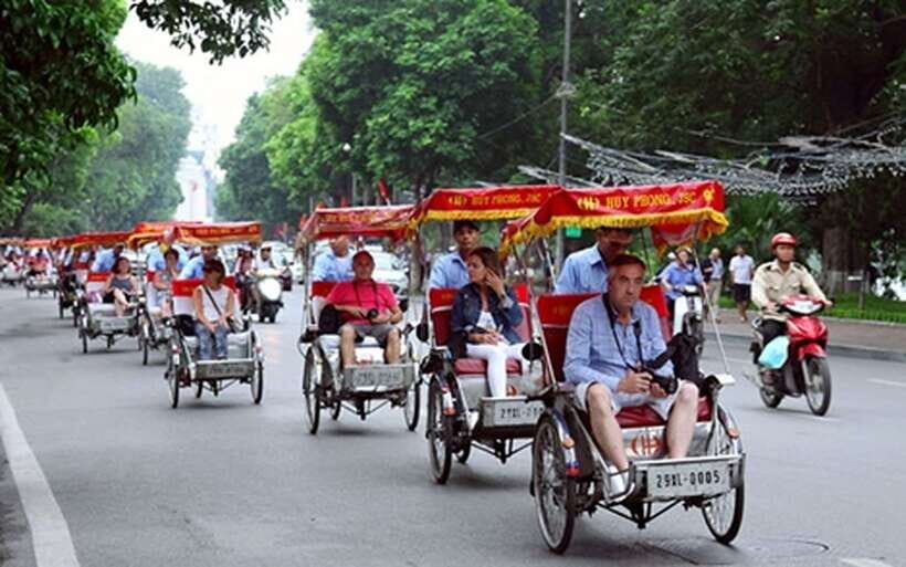 Hanoi: Cyclo the Old Quarter and Egg Coffee Tour - Hoan Kiem On Foot: How a Few Stops Turn Into an Area You Can Place