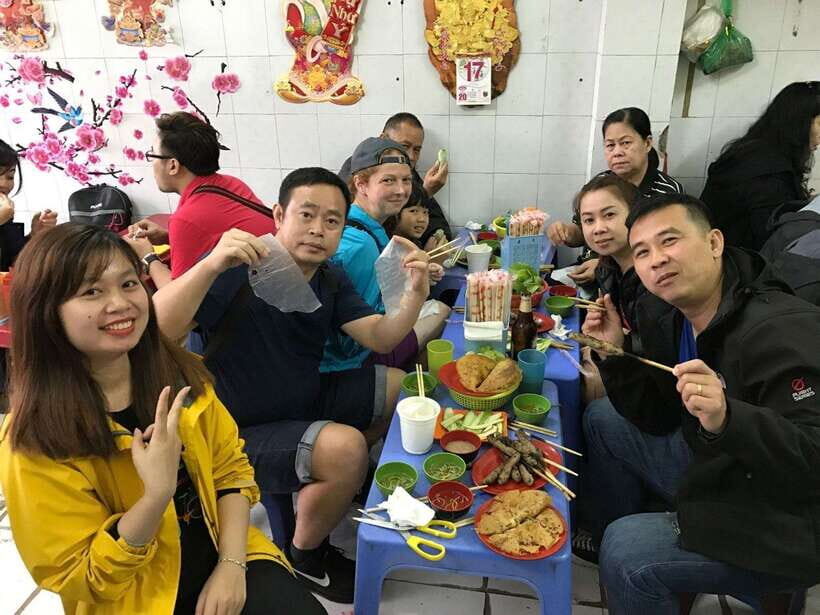 Hanoi: Eat Like a Local Small Group Street Food Tour - How you build a Hanoi meal in 4 hours: the tastings that make the day