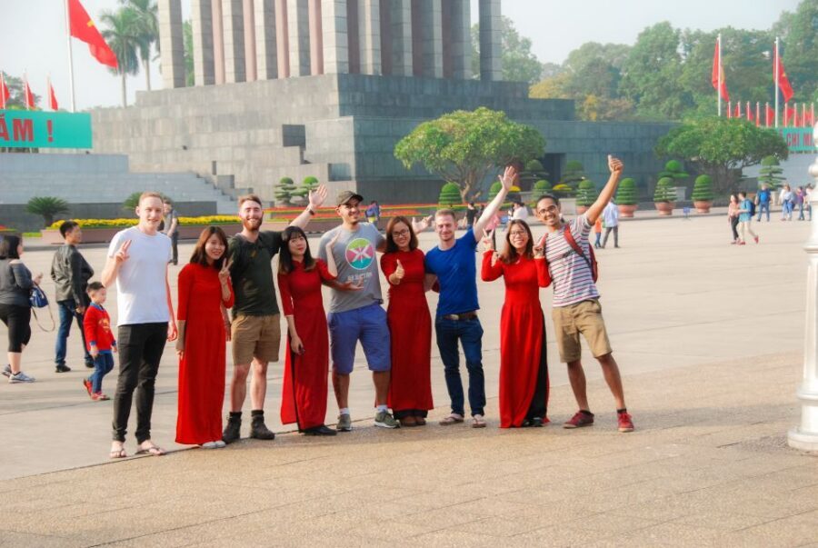 Hanoi: Full-Day City Tour and Water Puppet Show - One Pillar Pagoda: Small Space, Big Symbol