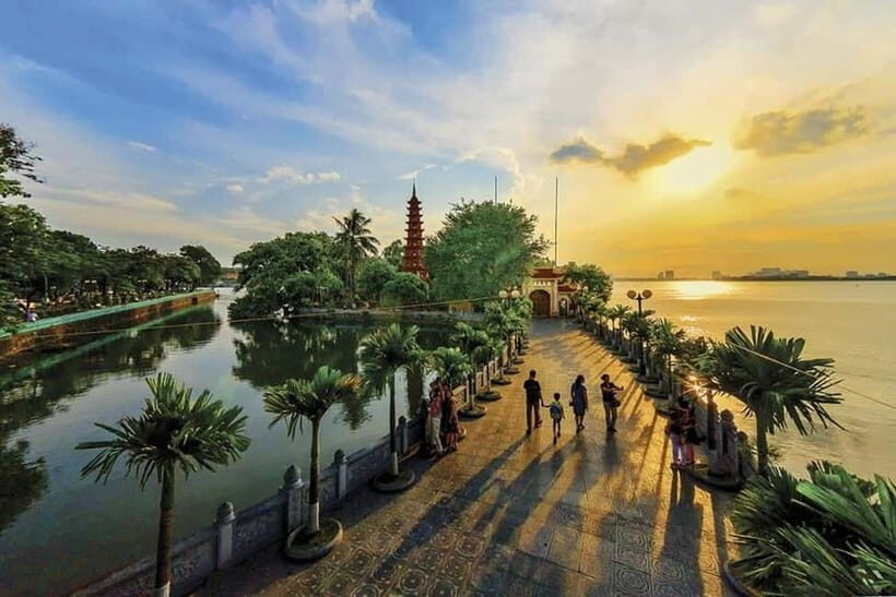 Hanoi: Full-day or Half-day Hanoi City Tour - Hoa Lo Prison Museum: the Hanoi Hilton chapter