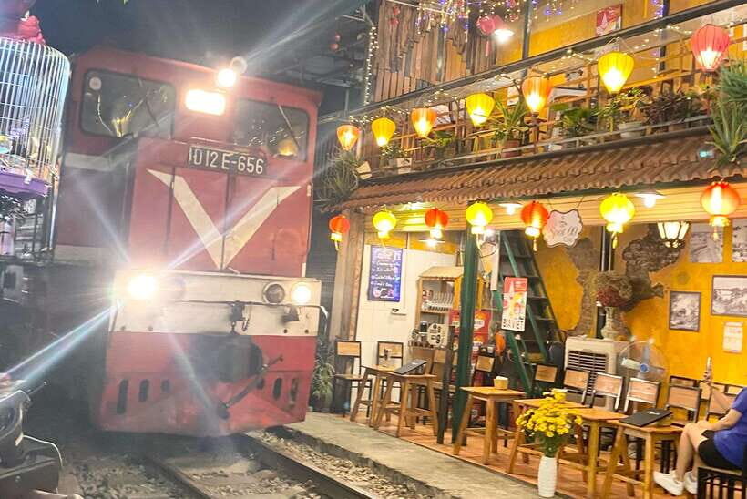 Hanoi: Guided Street Food Tour with Train Street Experience - Old Quarter street food plus the Train Street payoff