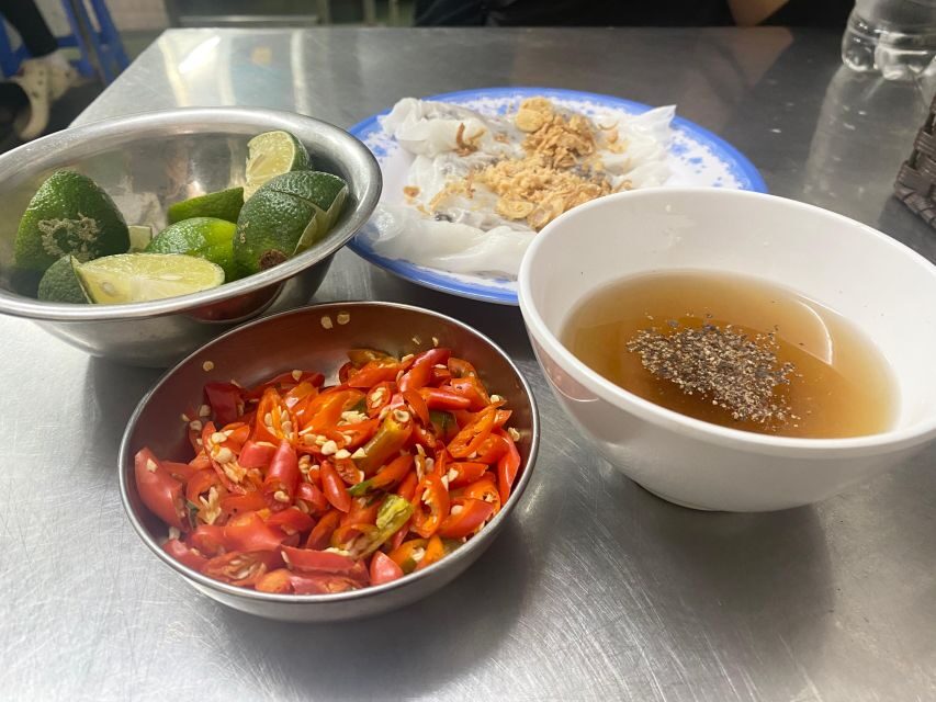 Hanoi: Guided Street Food Tour with Train Street Experience - Train Street: the drink, the waiting, and the photo moment