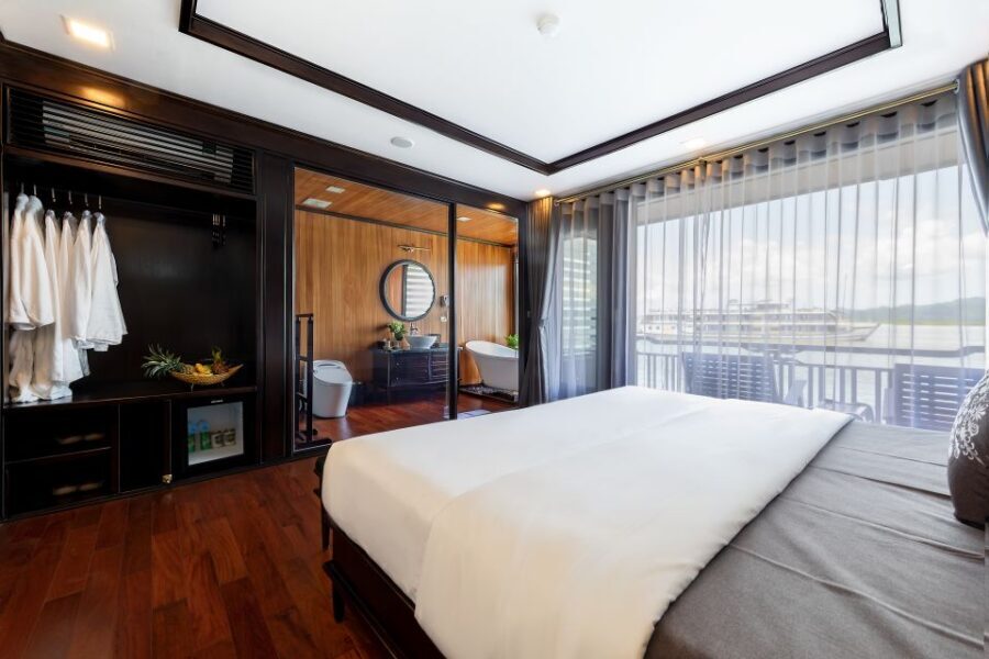 Hanoi: Halong Bay 2-Day 5-Star Balcony Cruise & Bathtub - A simple booking decision: should you go?