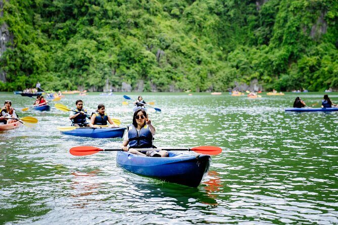 Hanoi: Halong Bay Luxury Option – Titop, Surprise Cave, Kayak - Hanoi pick-up and the long ride: how to not lose your morning