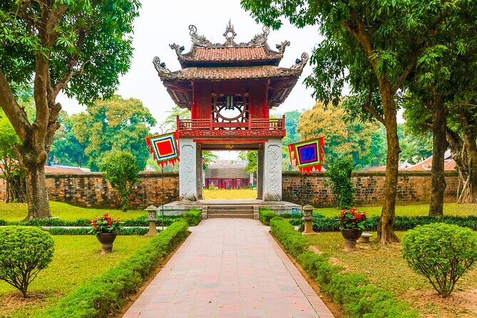 Hanoi Heritage Premium Daily Tour - Tran Quoc Pagoda: A Calm 6th-Century Start on Your Route