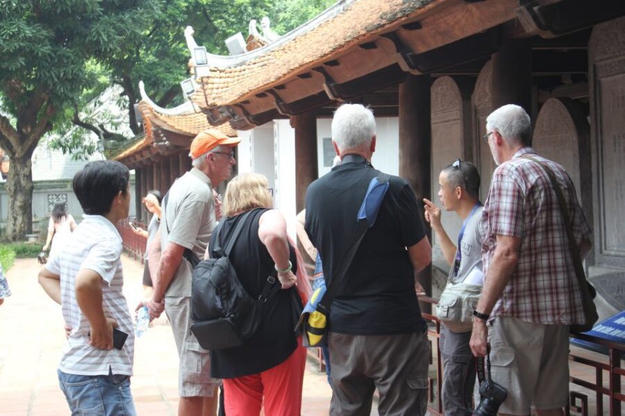 Hanoi Highlights: Full-Day Small Group City Tour with Lunch - The 30-minute cyclo ride: a short dose of old-world Hanoi views
