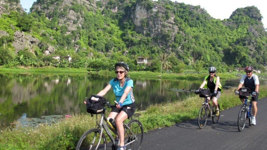 Hanoi: Hoa Lu, Trang An, and Mua Cave Full-Day Trip - What $48 really buys you on this Ninh Bình day trip