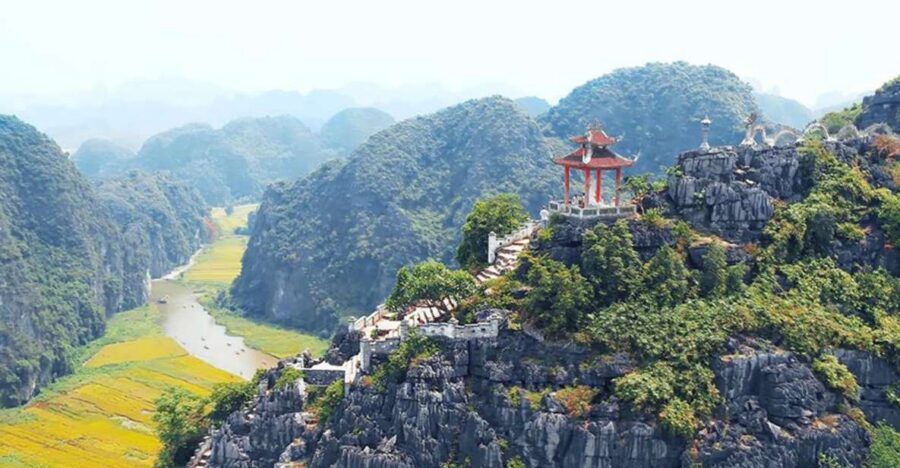 Hanoi: Hoa Lu, Trang An Caves & Mua Cave Day Trip and Lunch - Entering Hoa Lu: the 10th-century capital stop that sets the tone