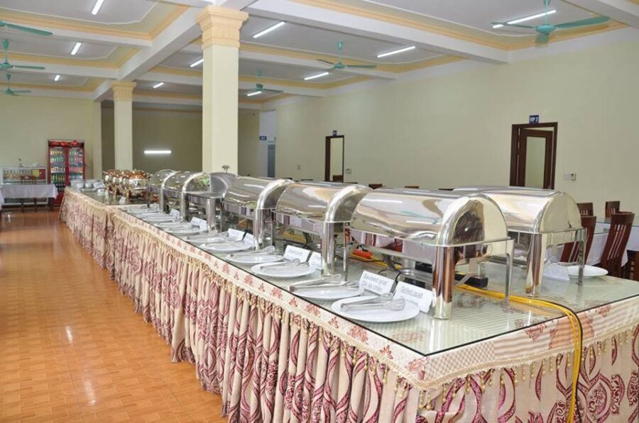 Hanoi: Hoa Lu, Trang An Caves & Mua Cave Day Trip and Lunch - Trang An cave boat ride: the slow glide through Sang, Toi, and more