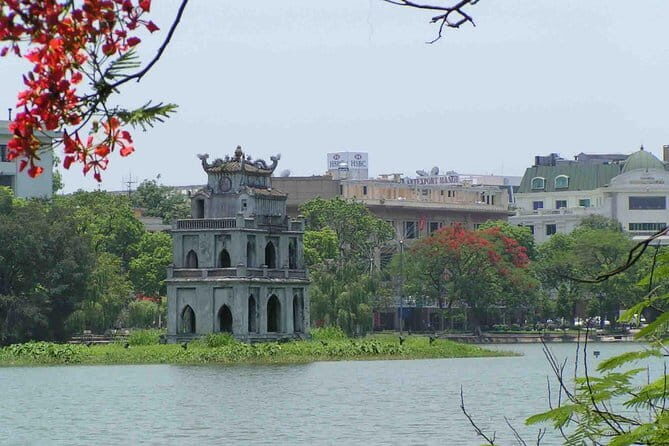 Hanoi in a day from Halong city - Old Quarter Lunch and Rickshaw Time: Two Ways to Eat Like Hanoi