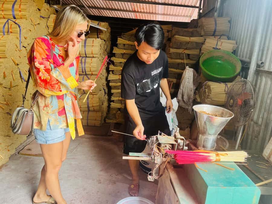 Hanoi: Incense Village, Hat, Lacquer, & City Highlights Tour - Bathrooms and breaks: don’t treat it like a long hike