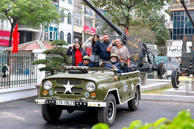 Hanoi Jeep Tour: Red River Countryside+ Backstreet+ Train-street - Lunch at the Hàng Mắm Café: A Proper Meal After the Ride