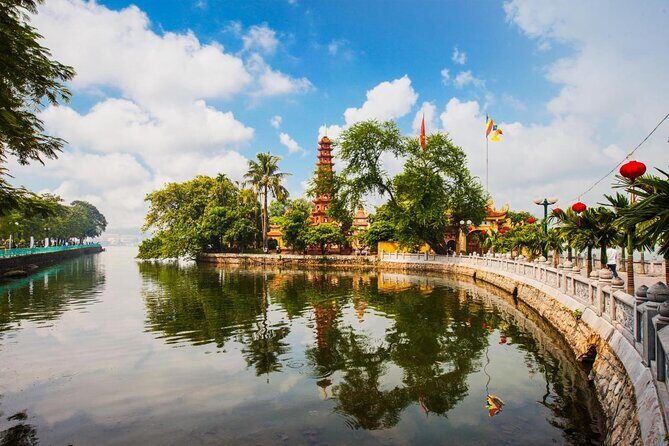 Hanoi Jeep Tours Led By Women: City & Red River Half Day - Long Bien Bridge: First Views and a Clear Safety Brief